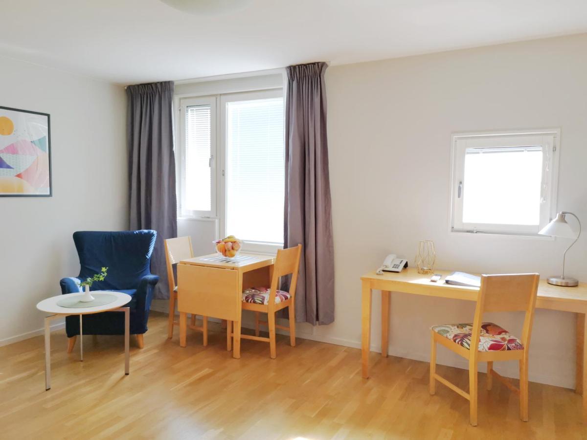 2Home Hotel Apartments Солна Экстерьер фото