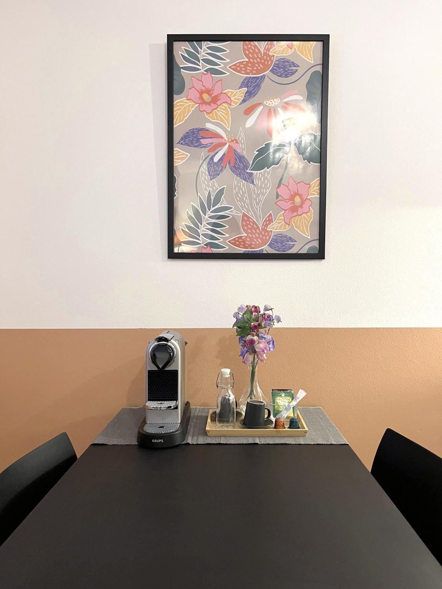 2Home Hotel Apartments Солна Экстерьер фото