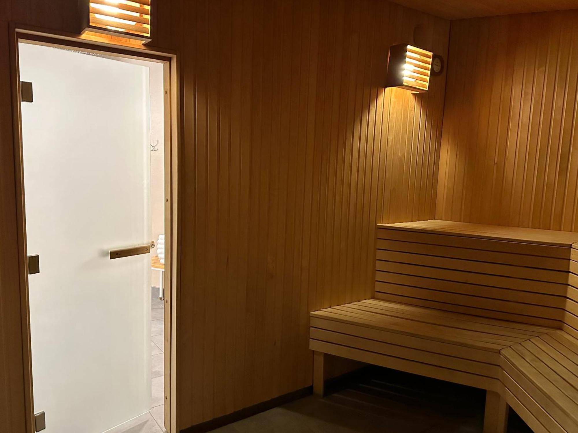 2Home Hotel Apartments Солна Экстерьер фото