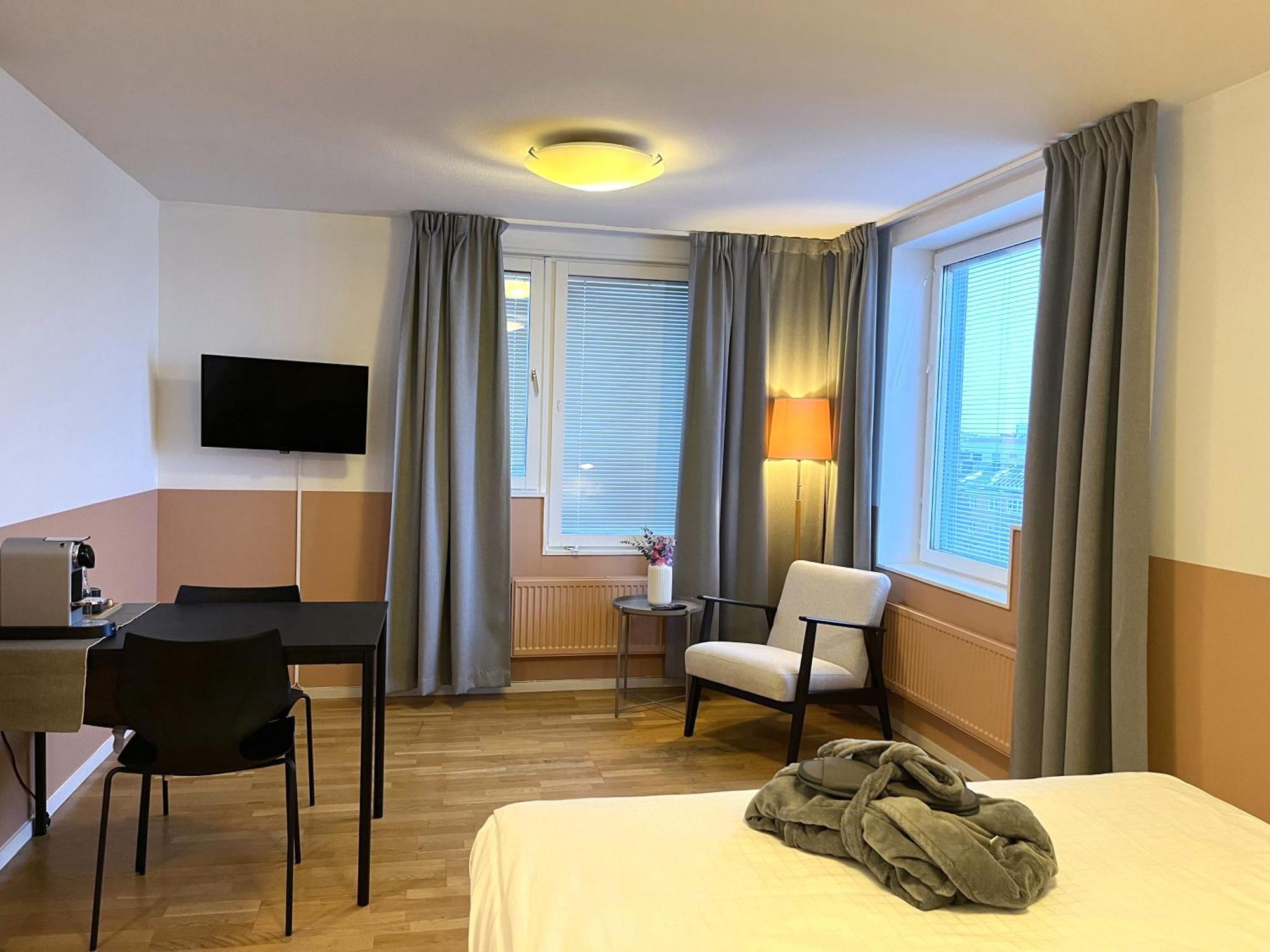2Home Hotel Apartments Солна Экстерьер фото